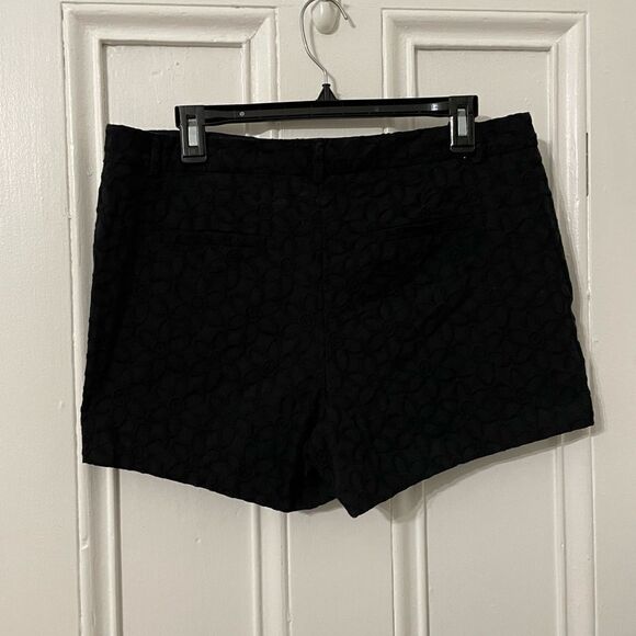 Elle shorts  - Picture 3 of 4